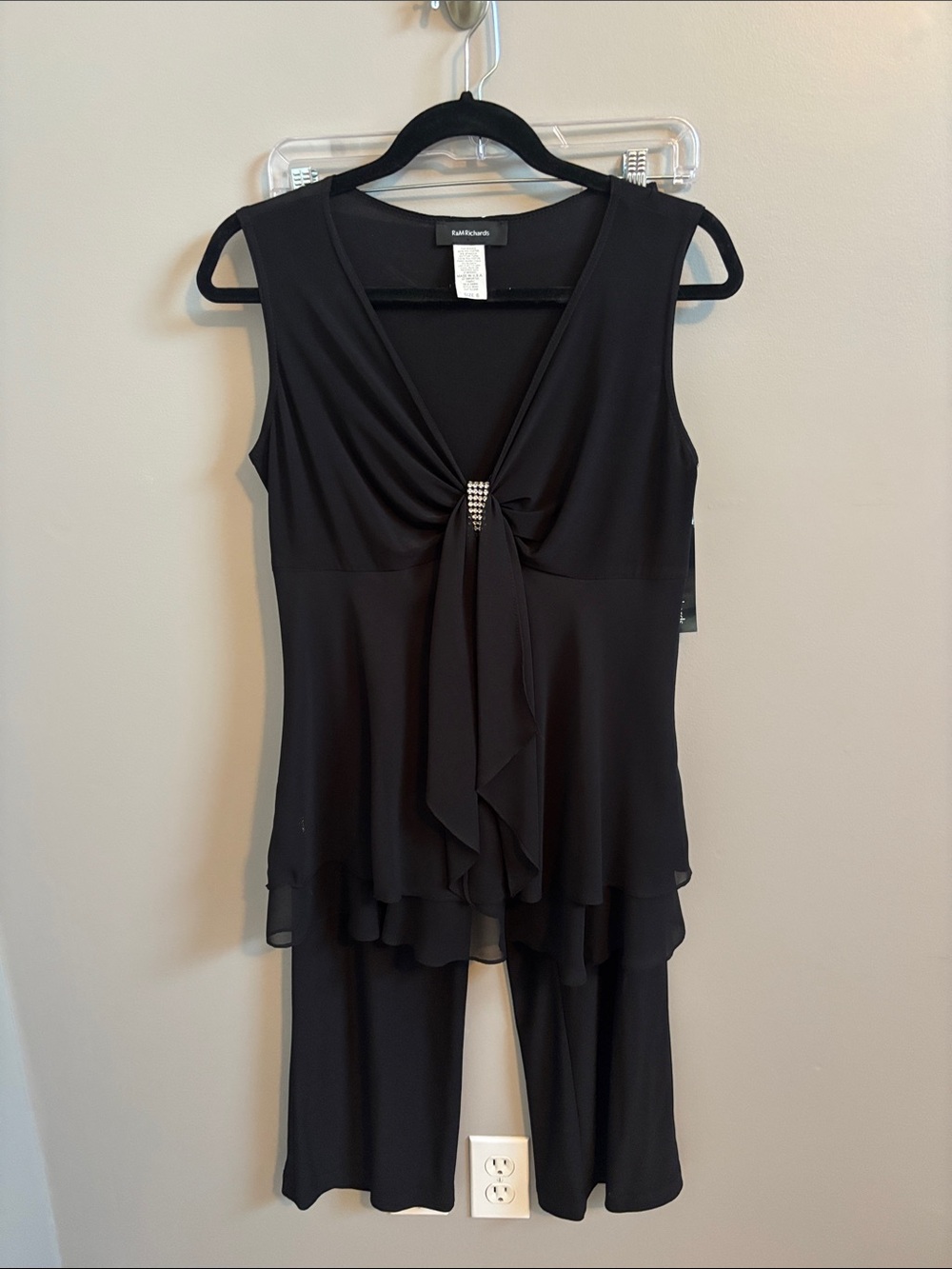 R&M Richards Black Cocktail Sleeveless two piece (pants and blouse)